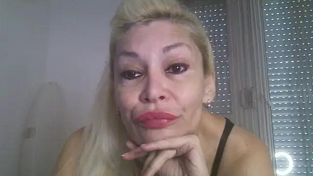 Snapshot of EvaaMina chatting on October 20, 2025, 11:11 am EvaaMina online show from October 20, 2025, 11:11 am