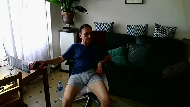 Snapshot of HETEREOMAN chatting on September 28, 2025, 4:36 pm HETEREOMAN online show from September 28, 2025, 4:36 pm