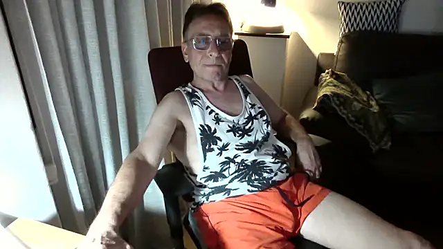 HETEREOMAN online show from July 17, 2026, 9:34 pm