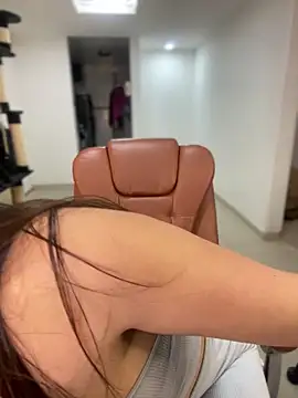 Snapshot of MiaJones21 chatting on March 12, 2025, 12:31 am MiaJones21 online show from March 12, 2025, 12:31 am