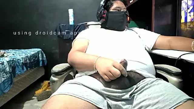 Snapshot of mikfgh50 chatting on December 14, 2025, 4:18 am mikfgh50 online show from December 14, 2025, 4:18 am