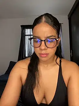 Snapshot of trianawhite chatting on March 5, 2026, 3:08 pm trianawhite online show from March 5, 2026, 3:08 pm