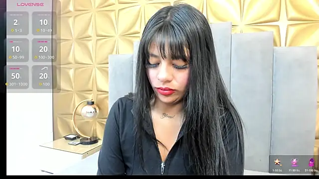 Snapshot of melani_dream chatting on August 3, 2026, 1:39 pm melani dream online show from August 3, 2026, 1:39 pm