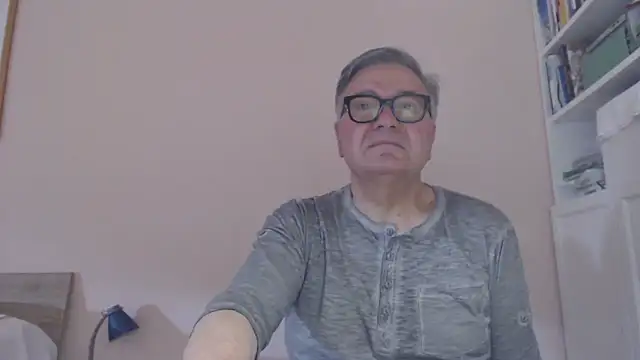 Snapshot of YOU6me chatting on June 23, 2026, 6:44 am YOU6me online show from June 23, 2026, 6:44 am