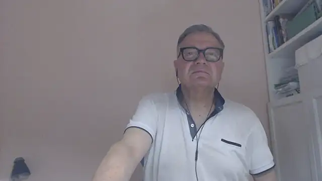 Snapshot of YOU6me chatting on June 30, 2026, 10:26 am YOU6me online show from June 30, 2026, 10:26 am