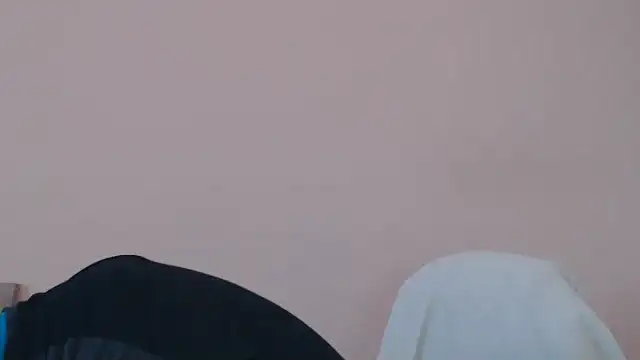 Snapshot of YOU6me chatting on November 28, 2025, 9:42 am YOU6me online show from November 28, 2025, 9:42 am