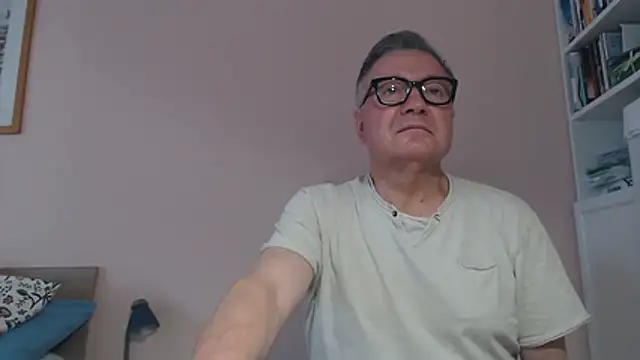 Snapshot of YOU6me chatting on July 27, 2026, 2:13 pm YOU6me online show from July 27, 2026, 2:13 pm