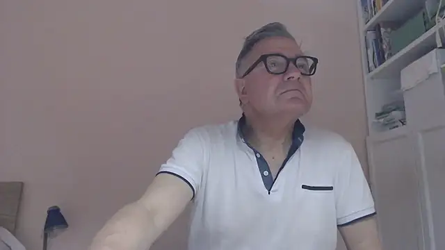 Snapshot of YOU6me chatting on June 26, 2026, 8:53 am YOU6me online show from June 26, 2026, 8:53 am