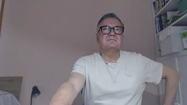 Snapshot of YOU6me chatting on July 20, 2026, 3:03 pm YOU6me online show from July 20, 2026, 3:03 pm