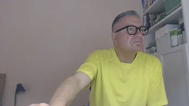 Snapshot of YOU6me chatting on July 14, 2026, 10:21 am YOU6me online show from July 14, 2026, 10:21 am