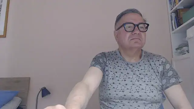 Snapshot of YOU6me chatting on June 19, 2026, 7:14 am YOU6me online show from June 19, 2026, 7:14 am
