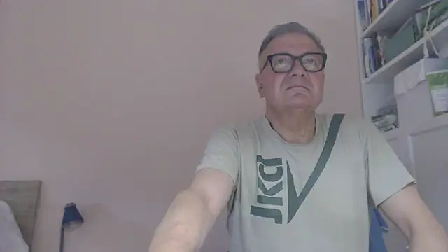 Snapshot of YOU6me chatting on June 29, 2026, 10:15 am YOU6me online show from June 29, 2026, 10:15 am
