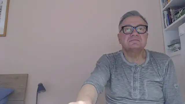 Snapshot of YOU6me chatting on July 8, 2026, 8:26 am YOU6me online show from July 8, 2026, 8:26 am