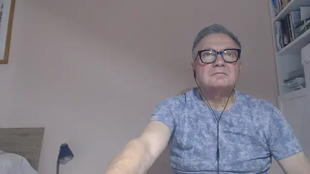 Snapshot of YOU6me chatting on July 31, 2026, 8:03 am YOU6me online show from July 31, 2026, 8:03 am