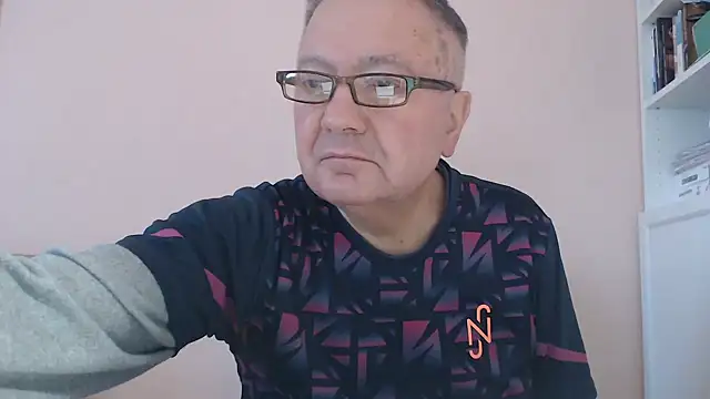 Snapshot of YOU6me chatting on October 11, 2025, 1:12 pm YOU6me online show from October 11, 2025, 1:12 pm