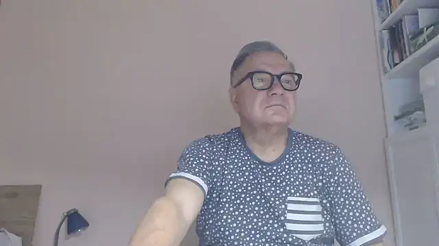 Snapshot of YOU6me chatting on August 6, 2026, 4:07 am YOU6me online show from August 6, 2026, 4:07 am