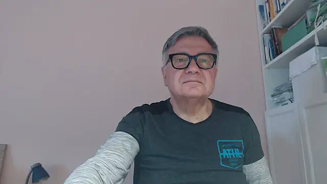 Snapshot of YOU6me chatting on May 10, 2026, 3:58 pm YOU6me online show from May 10, 2026, 3:58 pm