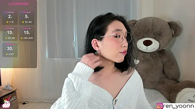 Snapshot of Ren_yoon chatting on August 1, 2026, 10:24 am Ren yoon online show from August 1, 2026, 10:24 am