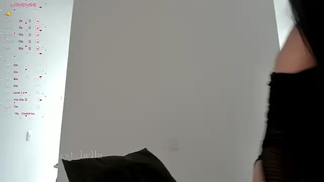 Snapshot of sweetest_bella chatting on March 12, 2026, 9:19 pm sweetest bella online show from March 12, 2026, 9:19 pm