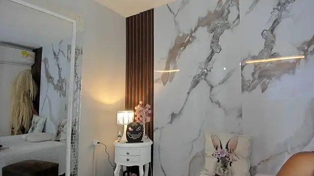 Snapshot of hannahill69 chatting on October 9, 2025, 4:35 am hannahill69 online show from October 9, 2025, 4:35 am