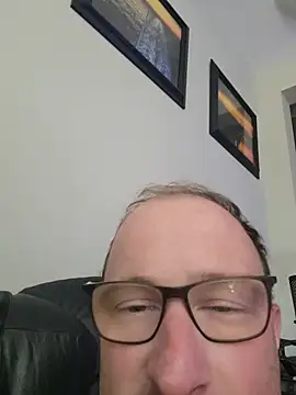 Snapshot of gdawg78 chatting on August 5, 2026, 10:26 pm gdawg78 online show from August 5, 2026, 10:26 pm