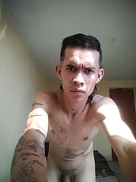 Snapshot of 001HENRYAlejandro chatting on December 15, 2025, 7:31 pm 001HENRYAlejandro online show from December 15, 2025, 7:31 pm