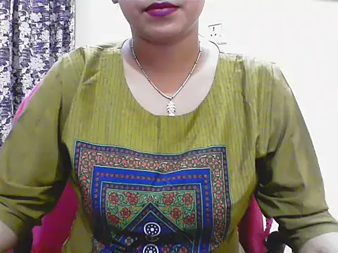 LovingPihu online show from May 5, 2026, 5:43 am