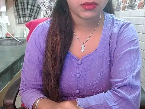 Snapshot of LovingPihu chatting on March 9, 2026, 5:33 am LovingPihu online show from March 9, 2026, 5:33 am