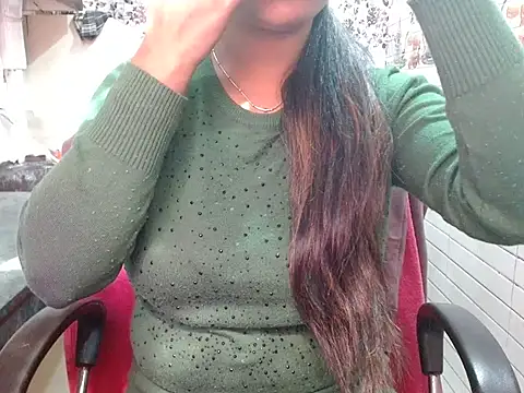 Snapshot of LovingPihu chatting on February 6, 2026, 7:15 am LovingPihu online show from February 6, 2026, 7:15 am