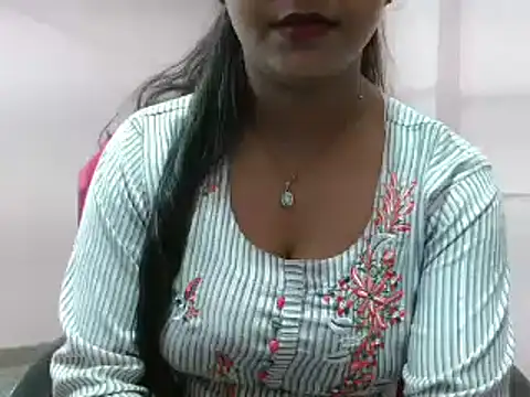 LovingPihu online show from March 3, 2025, 4:43 am