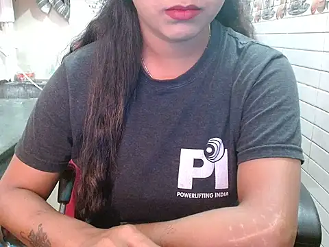 Snapshot of LovingPihu chatting on March 6, 2026, 5:46 am LovingPihu online show from March 6, 2026, 5:46 am