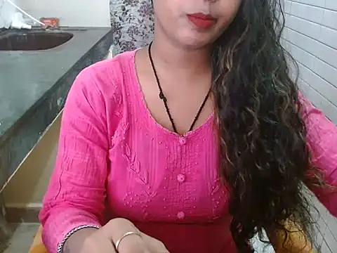 LovingPihu online show from September 28, 2025, 5:25 am