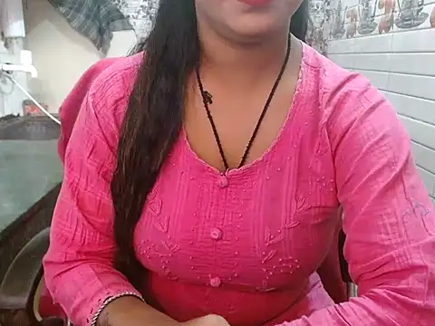 Snapshot of LovingPihu chatting on October 29, 2025, 5:39 am LovingPihu online show from October 29, 2025, 5:39 am