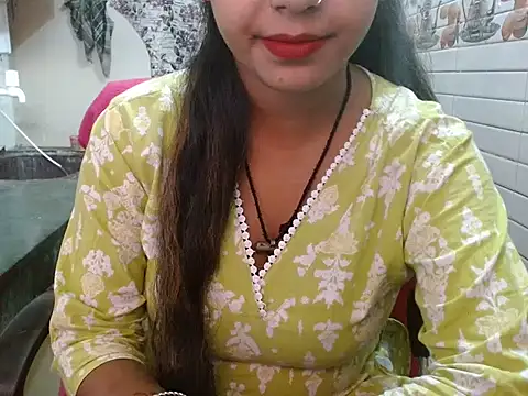 Snapshot of LovingPihu chatting on October 24, 2025, 5:28 am LovingPihu online show from October 24, 2025, 5:28 am