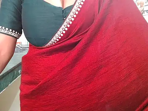 Snapshot of LovingPihu chatting on March 10, 2026, 6:28 am LovingPihu online show from March 10, 2026, 6:28 am