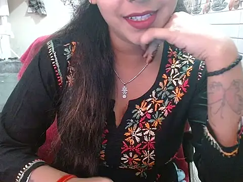 LovingPihu online show from March 31, 2026, 5:42 am