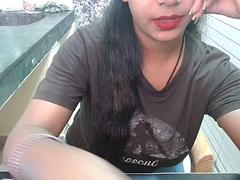 Snapshot of LovingPihu chatting on October 13, 2025, 5:31 am LovingPihu online show from October 13, 2025, 5:31 am