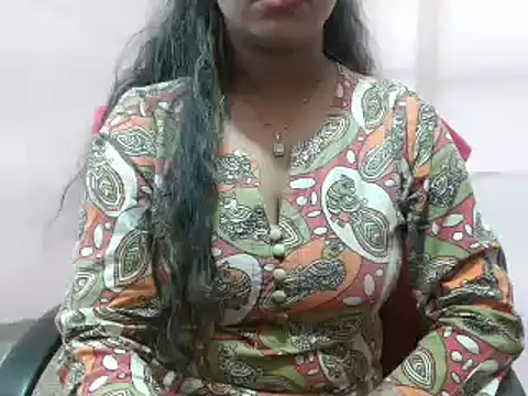 LovingPihu online show from March 21, 2025, 5:43 am