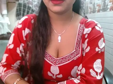 Snapshot of LovingPihu chatting on February 10, 2026, 5:39 am LovingPihu online show from February 10, 2026, 5:39 am