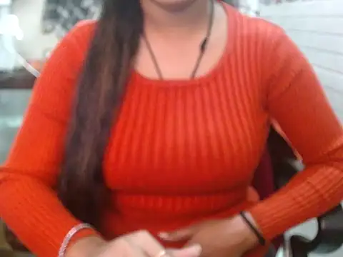 Snapshot of LovingPihu chatting on November 16, 2025, 5:45 am LovingPihu online show from November 16, 2025, 5:45 am