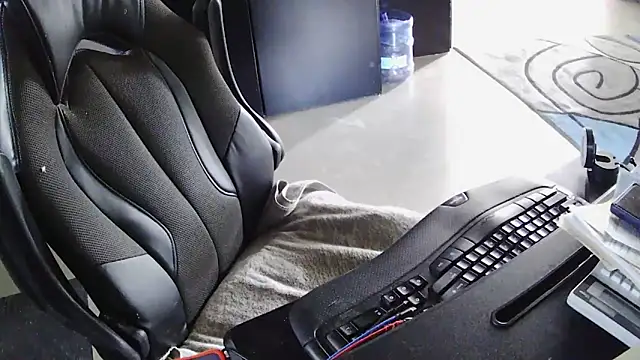 Snapshot of TrevorSteele chatting on September 13, 2025, 2:50 pm TrevorSteele online show from September 13, 2025, 2:50 pm