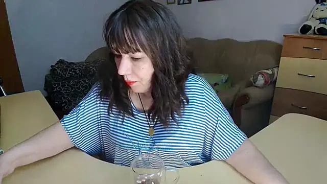 Lucretia Goldi  online show from February 6, 2026, 9:33 pm