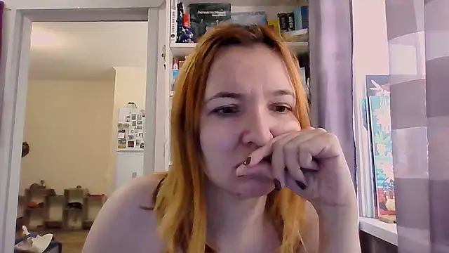 Snapshot of BrattyFoxyGirl chatting on October 18, 2025, 9:33 am BrattyFoxyGirl online show from October 18, 2025, 9:33 am