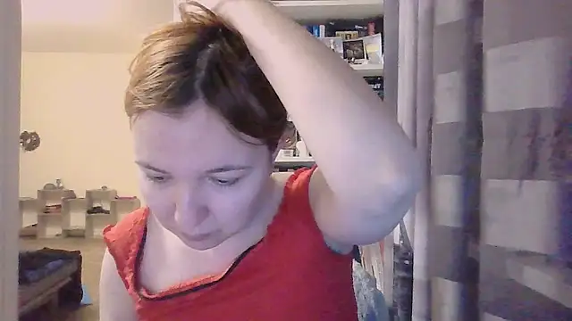 Snapshot of BrattyFoxyGirl chatting on October 16, 2025, 2:25 pm BrattyFoxyGirl online show from October 16, 2025, 2:25 pm