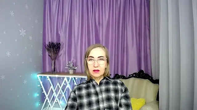 Snapshot of queen_a_n_i chatting on April 22, 2026, 11:28 am queen a n i online show from April 22, 2026, 11:28 am