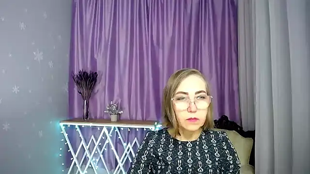 Snapshot of queen_a_n_i chatting on April 17, 2026, 9:01 am queen a n i online show from April 17, 2026, 9:01 am