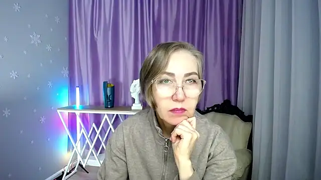 Snapshot of queen_a_n_i chatting on October 21, 2025, 10:14 am queen a n i online show from October 21, 2025, 10:14 am