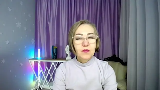 Snapshot of queen_a_n_i chatting on November 24, 2025, 10:37 am queen a n i online show from November 24, 2025, 10:37 am