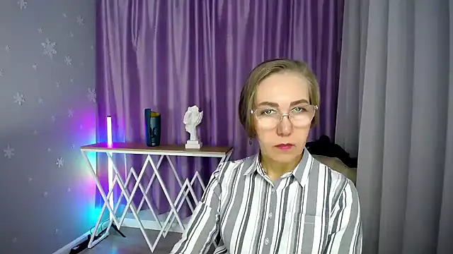 Snapshot of queen_a_n_i chatting on October 11, 2025, 10:16 am queen a n i online show from October 11, 2025, 10:16 am