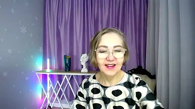 Snapshot of queen_a_n_i chatting on November 15, 2025, 11:47 am queen a n i online show from November 15, 2025, 11:47 am